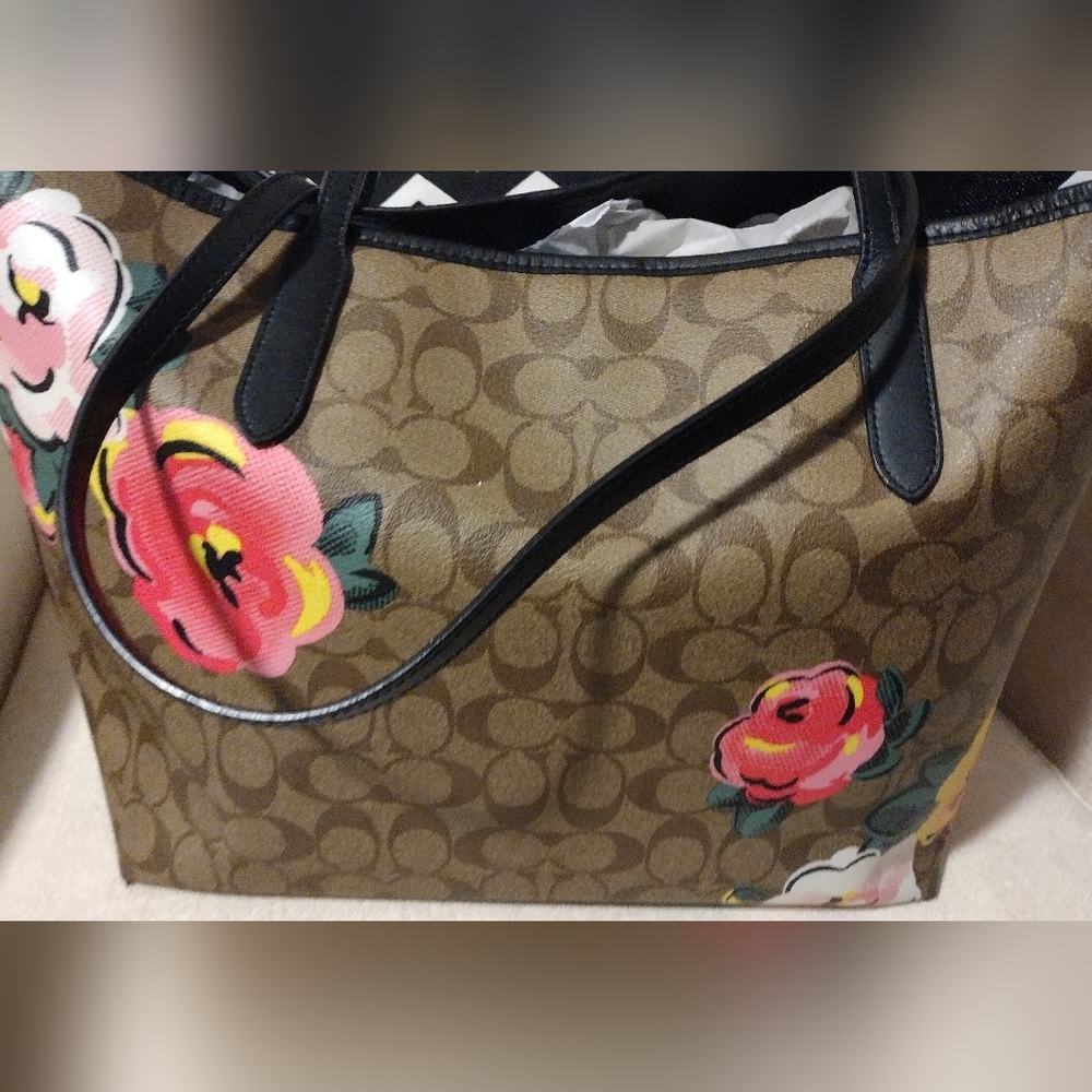 Coach Signature Floral City Tote Bag - Large - Picture 2 of 6